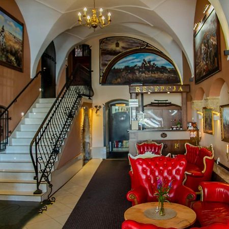 Euro Aparthotel Тарнов Екстериор снимка