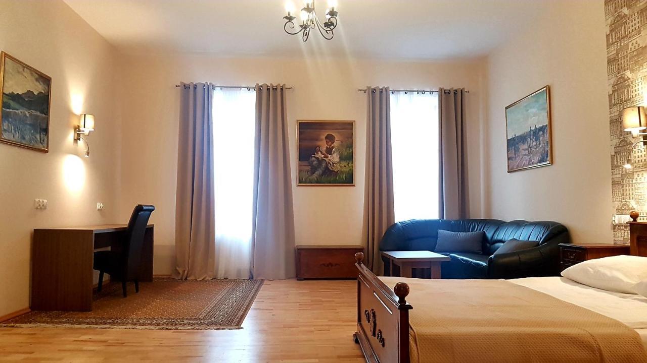 Euro Aparthotel Тарнов Екстериор снимка