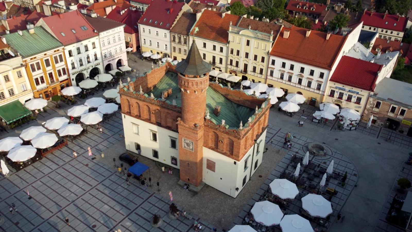 Euro Aparthotel Тарнов Екстериор снимка