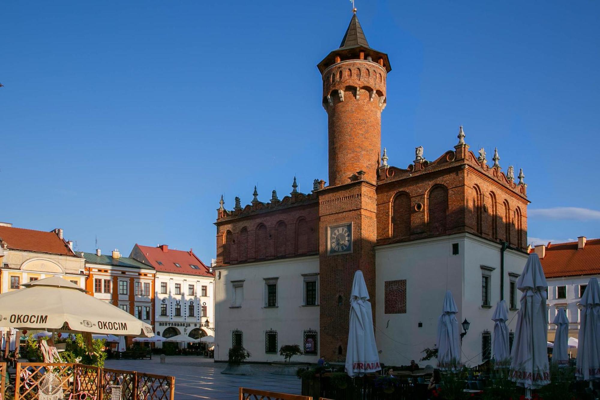 Euro Aparthotel Тарнов Екстериор снимка
