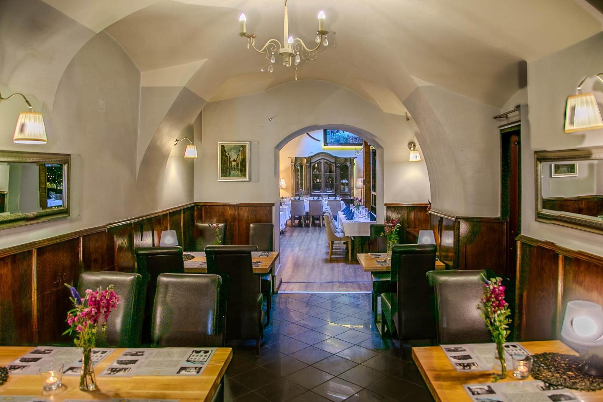 Euro Aparthotel Тарнов Екстериор снимка