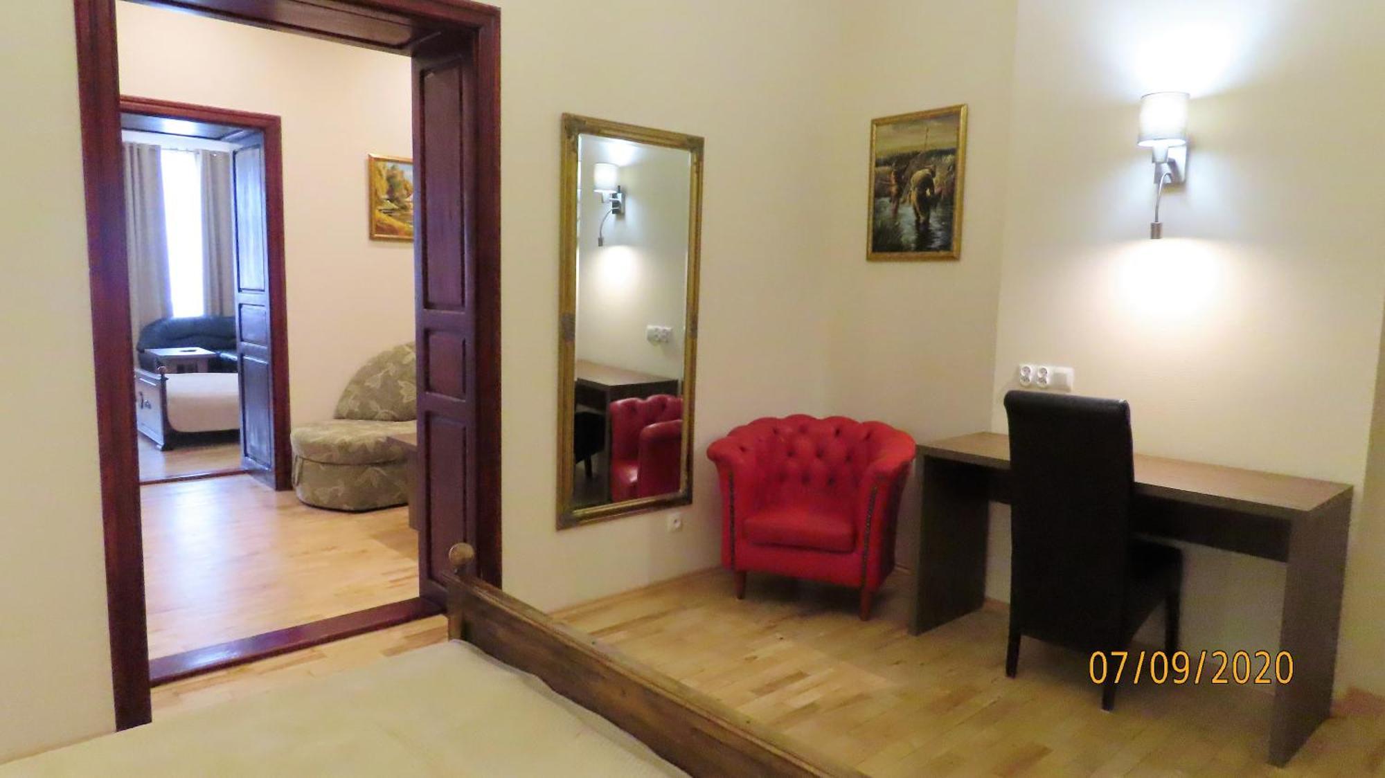 Euro Aparthotel Тарнов Стая снимка